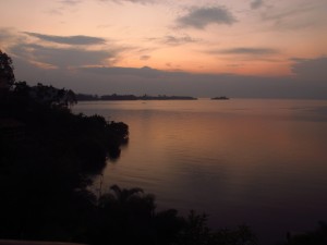 Lago Kivu al tramonto