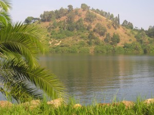 il lago dalla spiaggetta